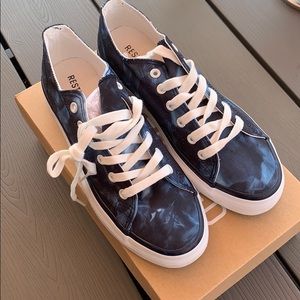 Canvas shoe by Restricted- Francescas 8.5